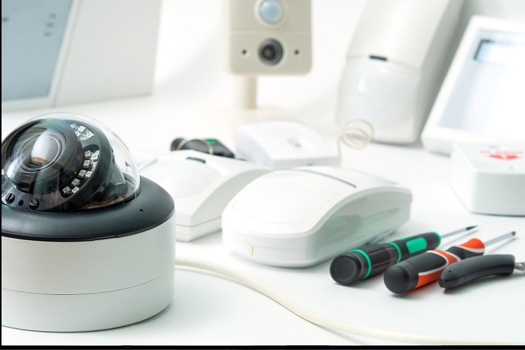 5 Must-Have Gadgets for Home Security and Surveillance Home Security